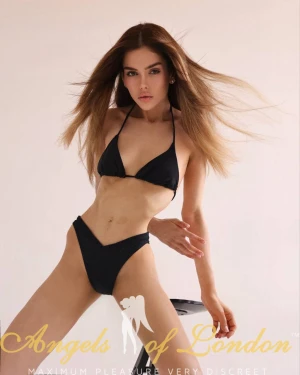 Mikami (21) London Escort