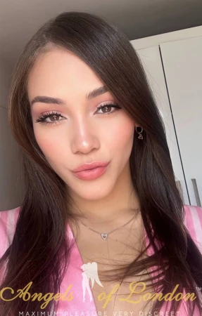 Milkshake (21) London Escort
