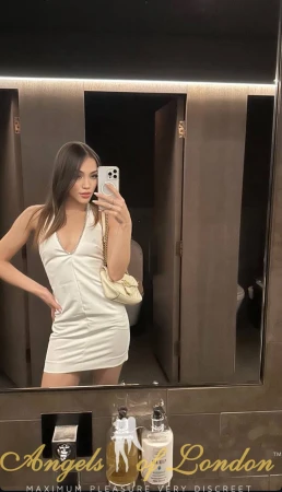 Milkshake (21) London Escort