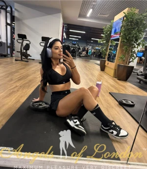 Aivana (24) London Escort