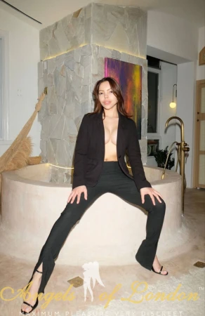 Dainty (27) London Escort