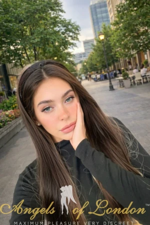 Cuddles (20) London Escort