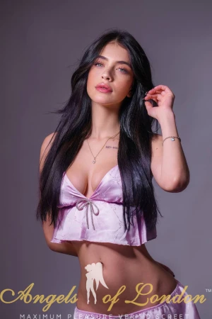 Cuddles (20) London Escort