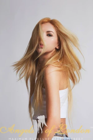 Arneb (24) London Escort
