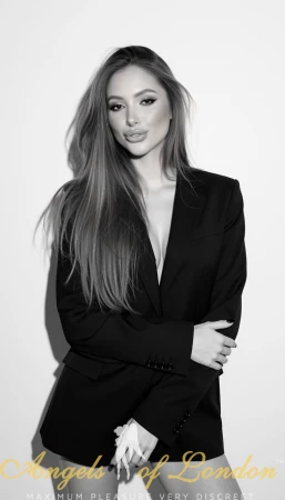 Tenna (25) London Escort