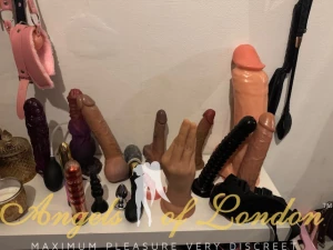 Cardi (19) London Escort