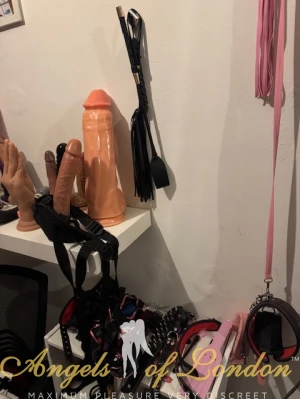 Cardi (19) London Escort