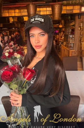 Cuddles (20) London Escort