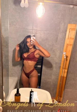 Idalys (24) London Escort