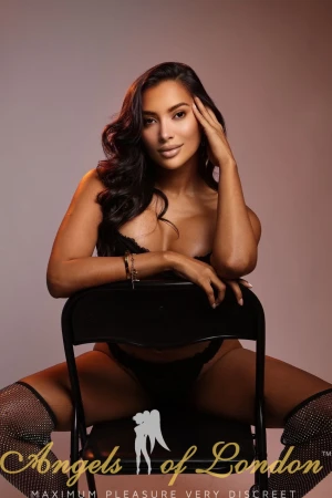 Idalys (24) London Escort
