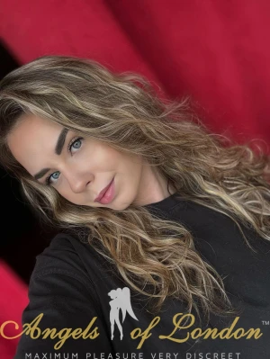 Ale (21) London Escort