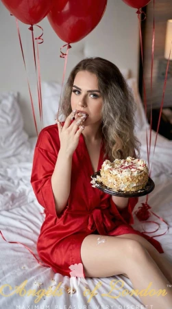 Ale (21) London Escort