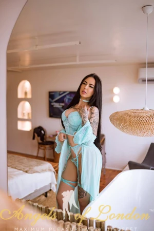 Esalla (23) London Escort