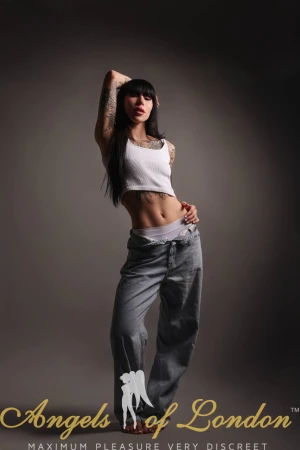Olysee (19) London Escort