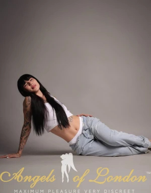Olysee (19) London Escort