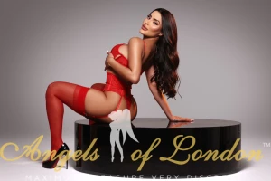 Roslyn (23) London Escort