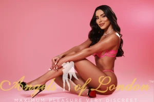 Roslyn (23) London Escort