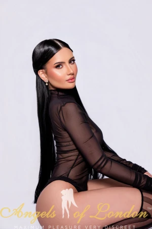 Pera (23) London Escort