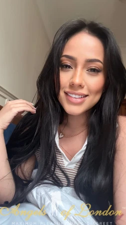 Insta (25) London Escort