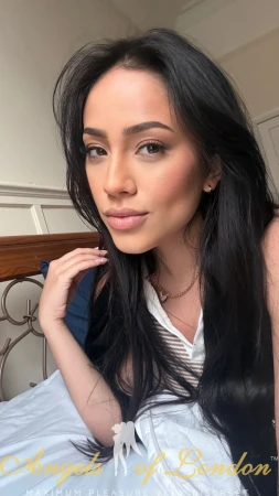 Insta (25) London Escort