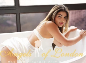Niranya (23) London Escort