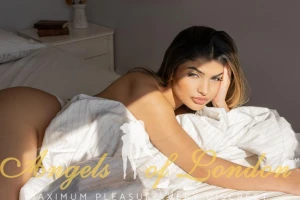 Niranya (23) London Escort