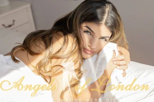 Niranya (23) London Escort