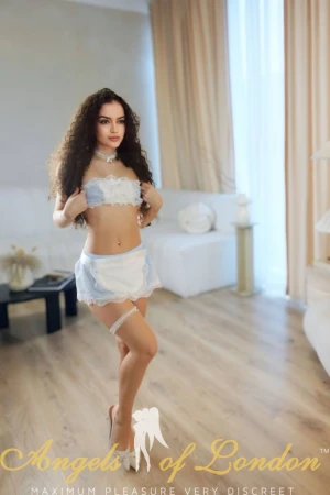 Latifa (19) London Escort