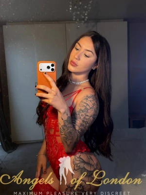 Ismat (21) London Escort