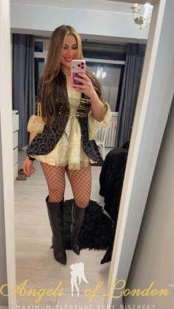 Peppi (27) London Escort