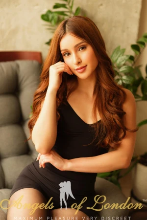 Hora (20) London Escort