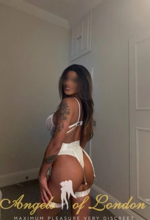 Irida (20) London Escort