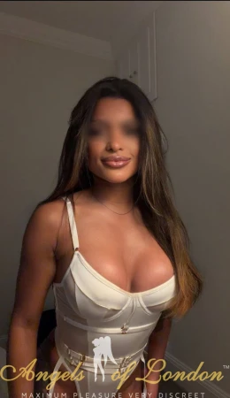 Irida (20) London Escort