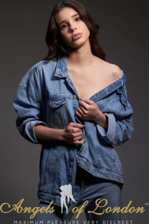 Bounty (18) London Escort