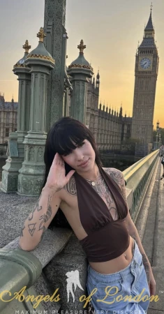 Olysee (19) London Escort