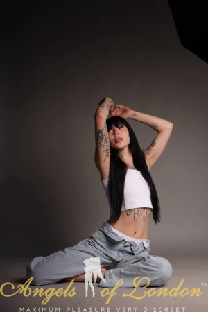 Olysee (19) London Escort