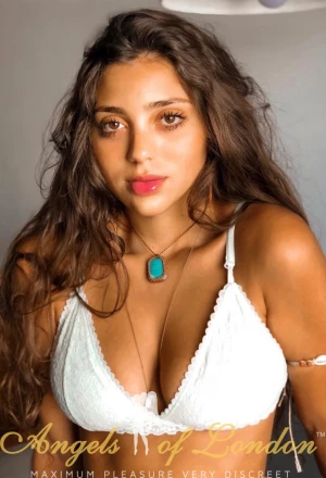 Olimpia (22) London Escort