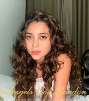 Olimpia (22) London Escort