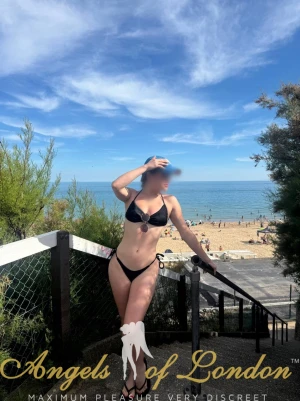 Cosmina (27) London Escort