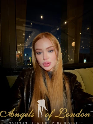 Mavie (24) London Escort