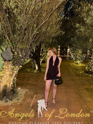 Mavie (24) London Escort