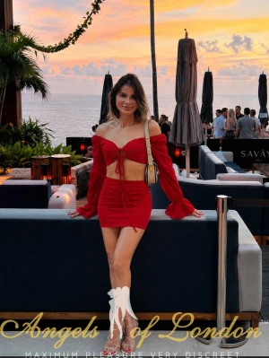 Neptuna (30+) London Escort