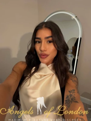 Herbal (22) London Escort