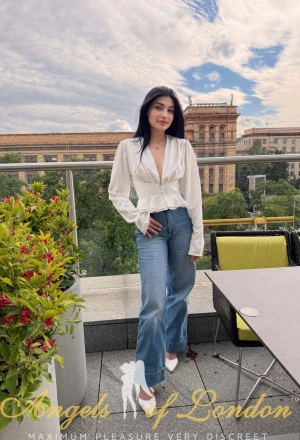 Emilia (22) London Escort