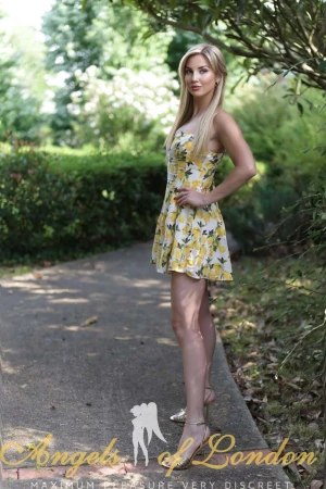 Essie (29) London Escort