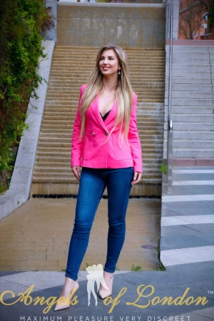 Essie (29) London Escort