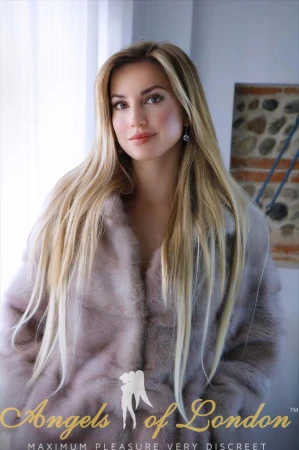 Essie (29) London Escort