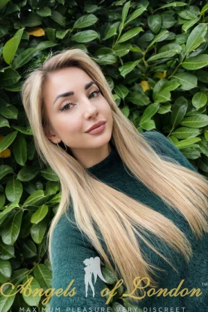 Essie (29) London Escort
