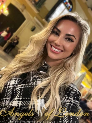 Essie (29) London Escort