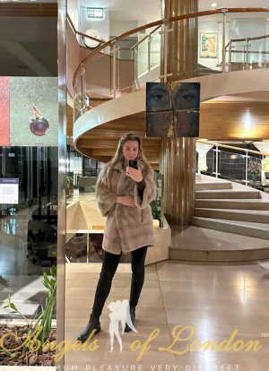 Essie (29) London Escort